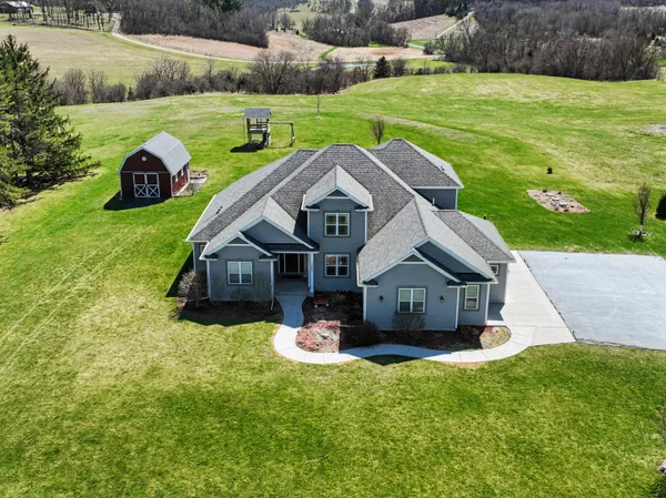 $925,000 | W1097 Spring Prairie Road, Spring Prairie, WI 53105