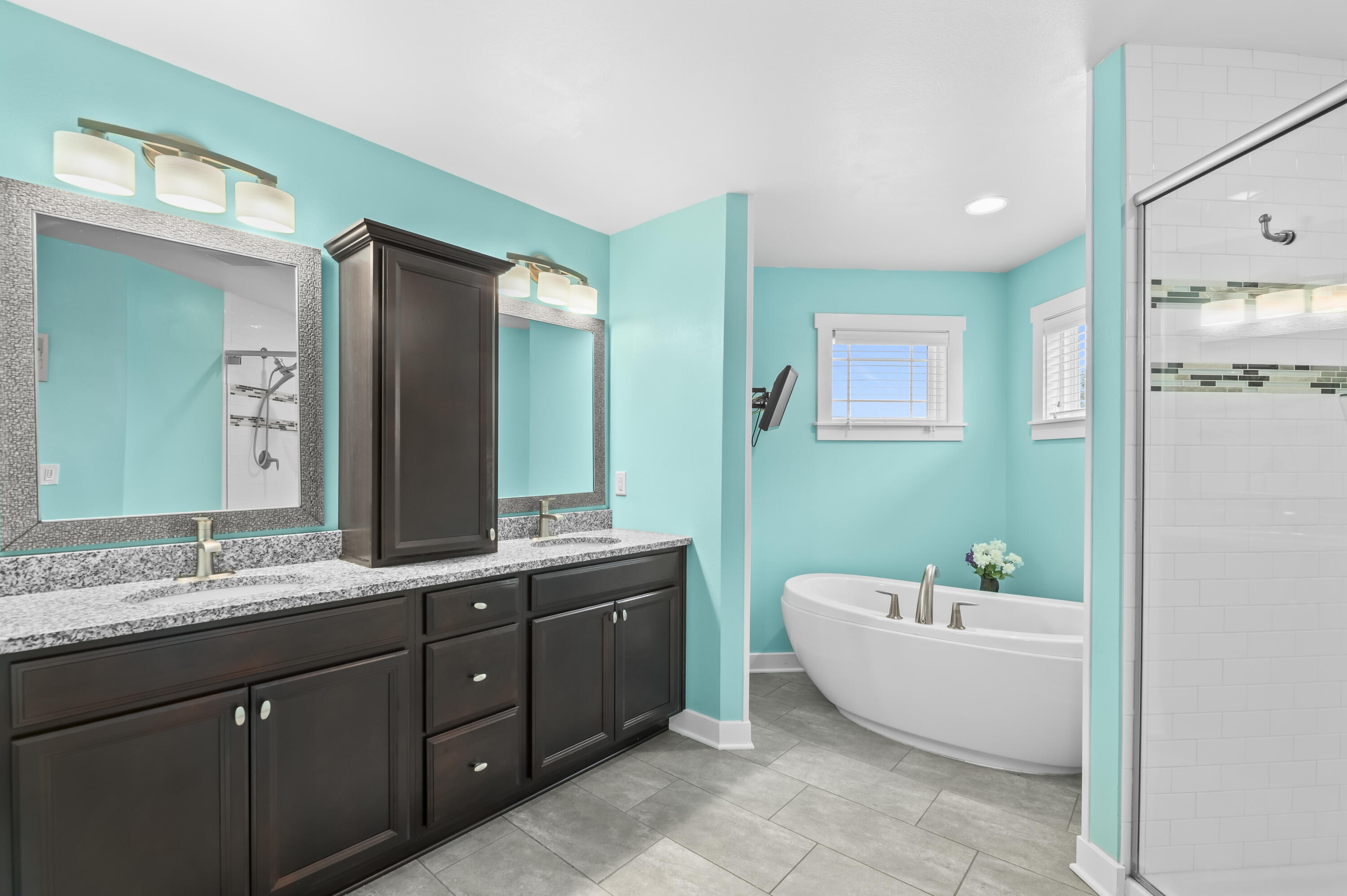 W1097 Spring Prairie Road Spring Prairie, WI 53105 - Photo 30 of 45 Master Bathroom- Main
