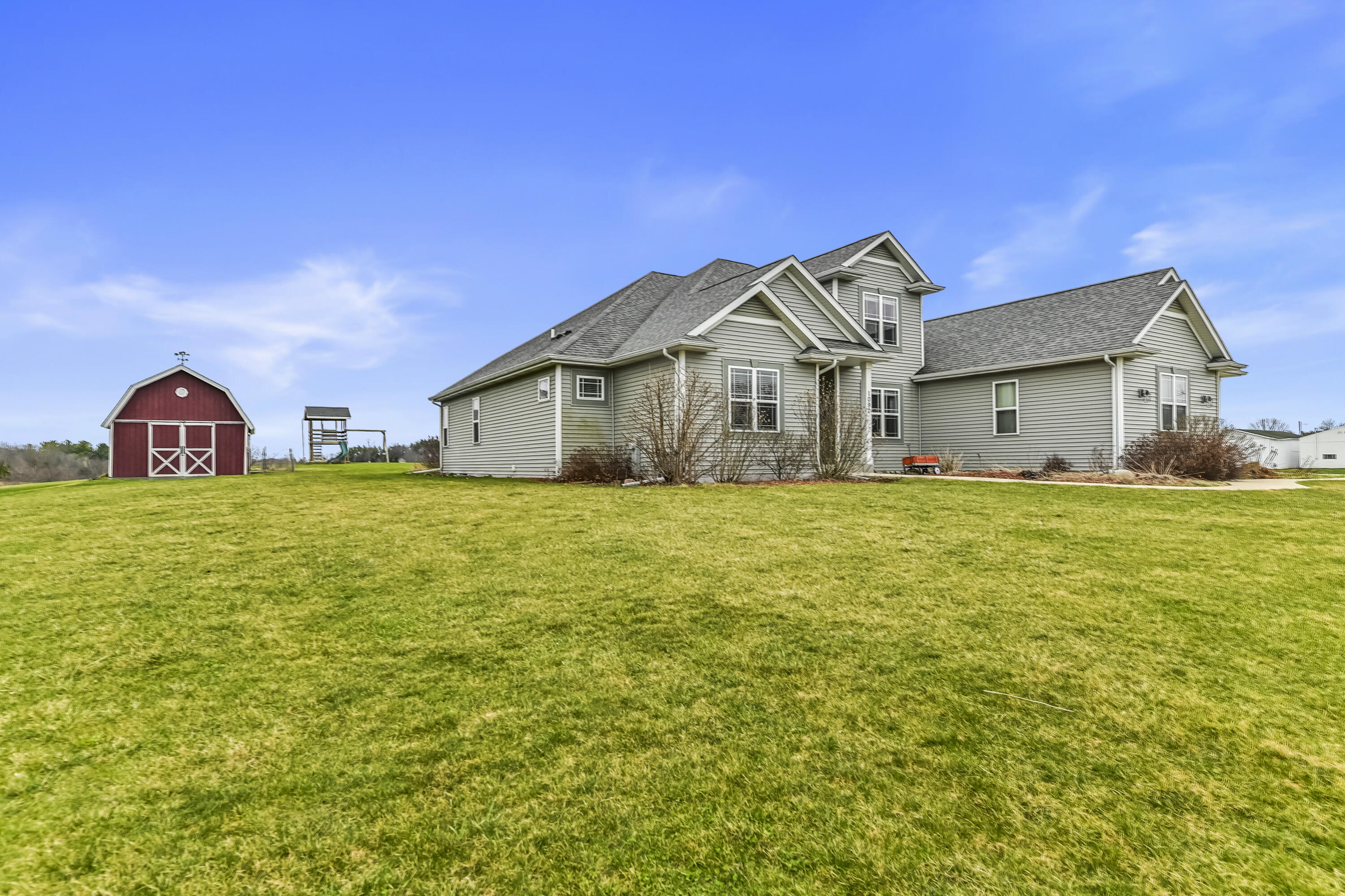 W1097 Spring Prairie Road Spring Prairie, WI 53105 - Photo 8 of 45 EXT-5