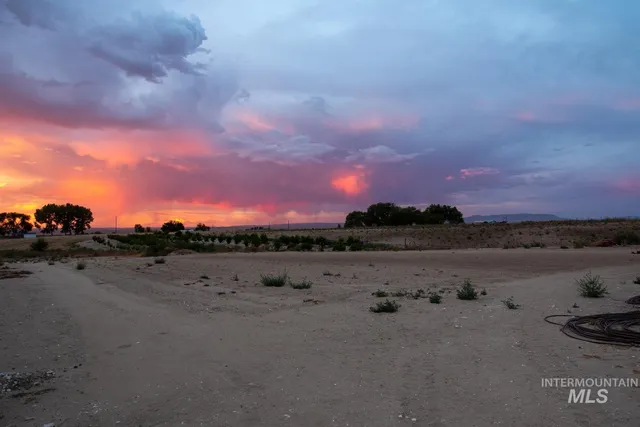 $1,175,000 | 5940 Southeast 4th Avenue, New Plymouth, ID 83655