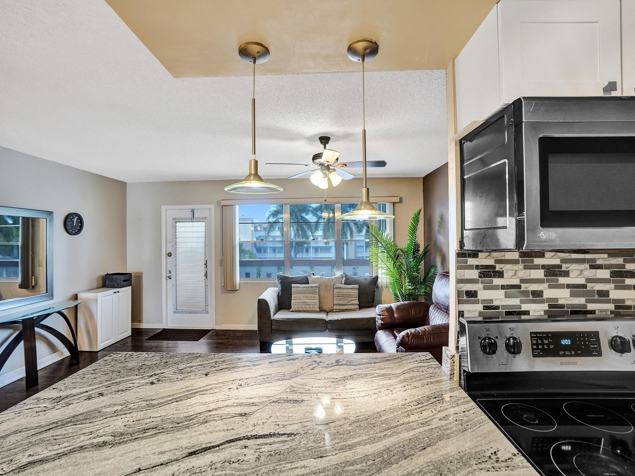 3014 Cornwall East Boca Raton, FL 33434 - Photo 10 of 40 Photo 10