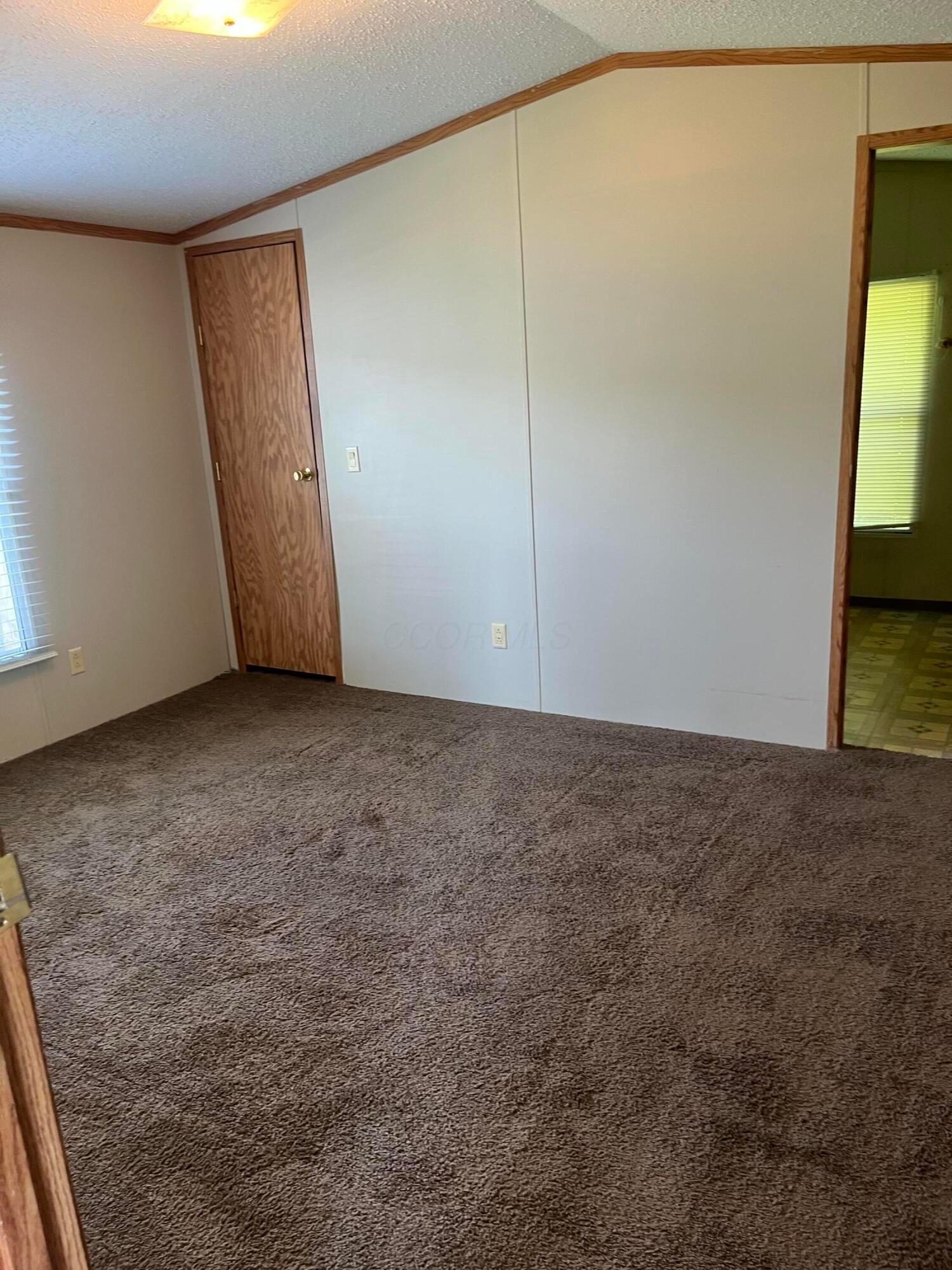 211 Rona Boulevard Pataskala, OH 43062 - Photo 9 of 15 IMG_2053