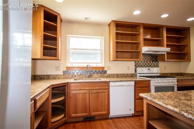 13835 Herring Road Colorado Springs, CO 80908 - Photo 7 of 38 Gallery Image 7