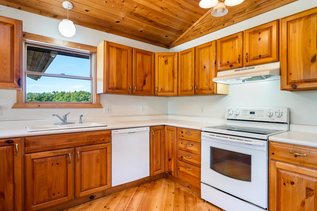 1391 Main Road Washington Island, WI 54246 - Photo 10 of 90 Gallery Image 10