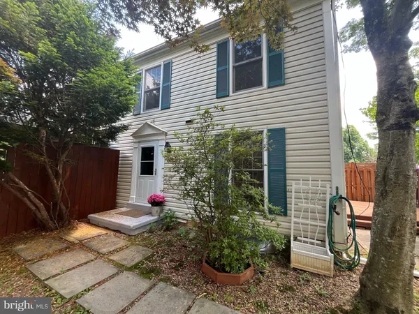 $2,150 | 39 Triple Crown Court, Gaithersburg, MD 20878