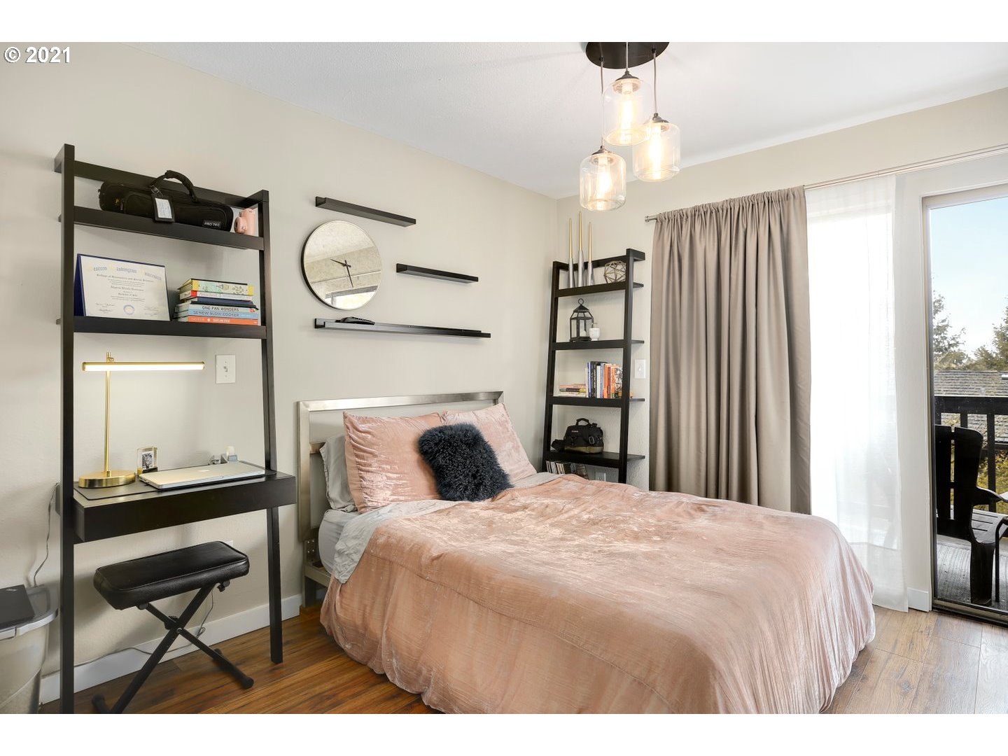 7748 Southwest Barnes Road, Unit G Portland, OR 97225 - Photo 11 of 25 Gallery Image 11