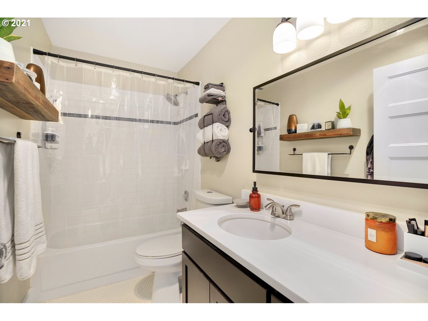 7748 Southwest Barnes Road, Unit G Portland, OR 97225 - Photo 16 of 25 Gallery Image 16