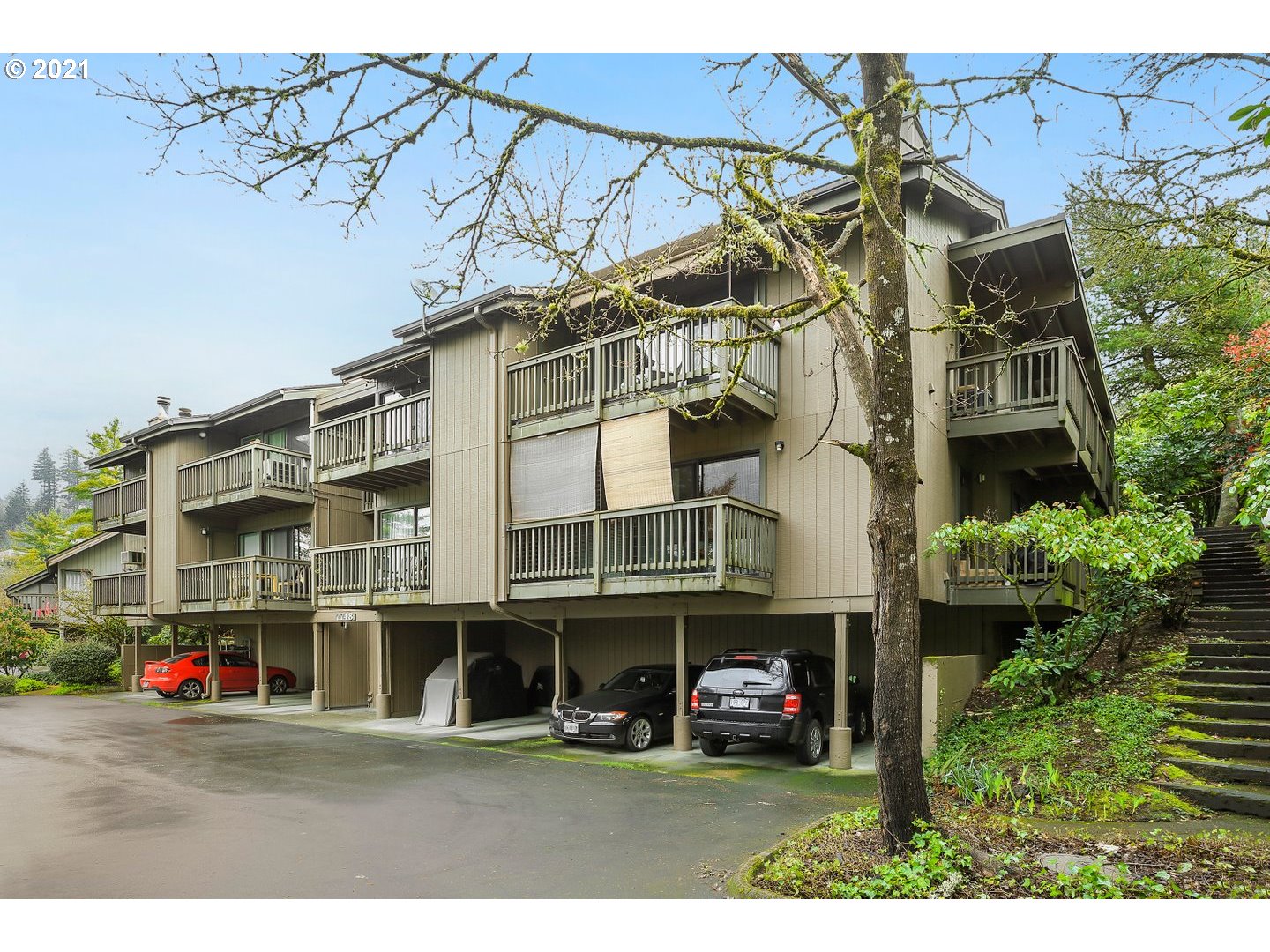 7748 Southwest Barnes Road, Unit G Portland, OR 97225 - Photo 3 of 25 Gallery Image 3