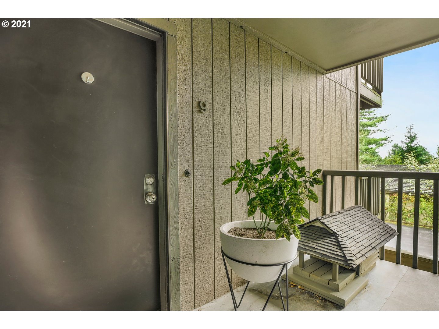 7748 Southwest Barnes Road, Unit G Portland, OR 97225 - Photo 4 of 25 Gallery Image 4