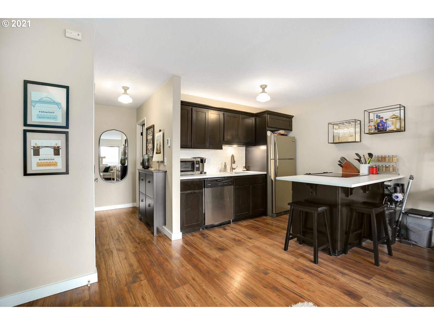 7748 Southwest Barnes Road, Unit G Portland, OR 97225 - Photo 5 of 25 Gallery Image 5