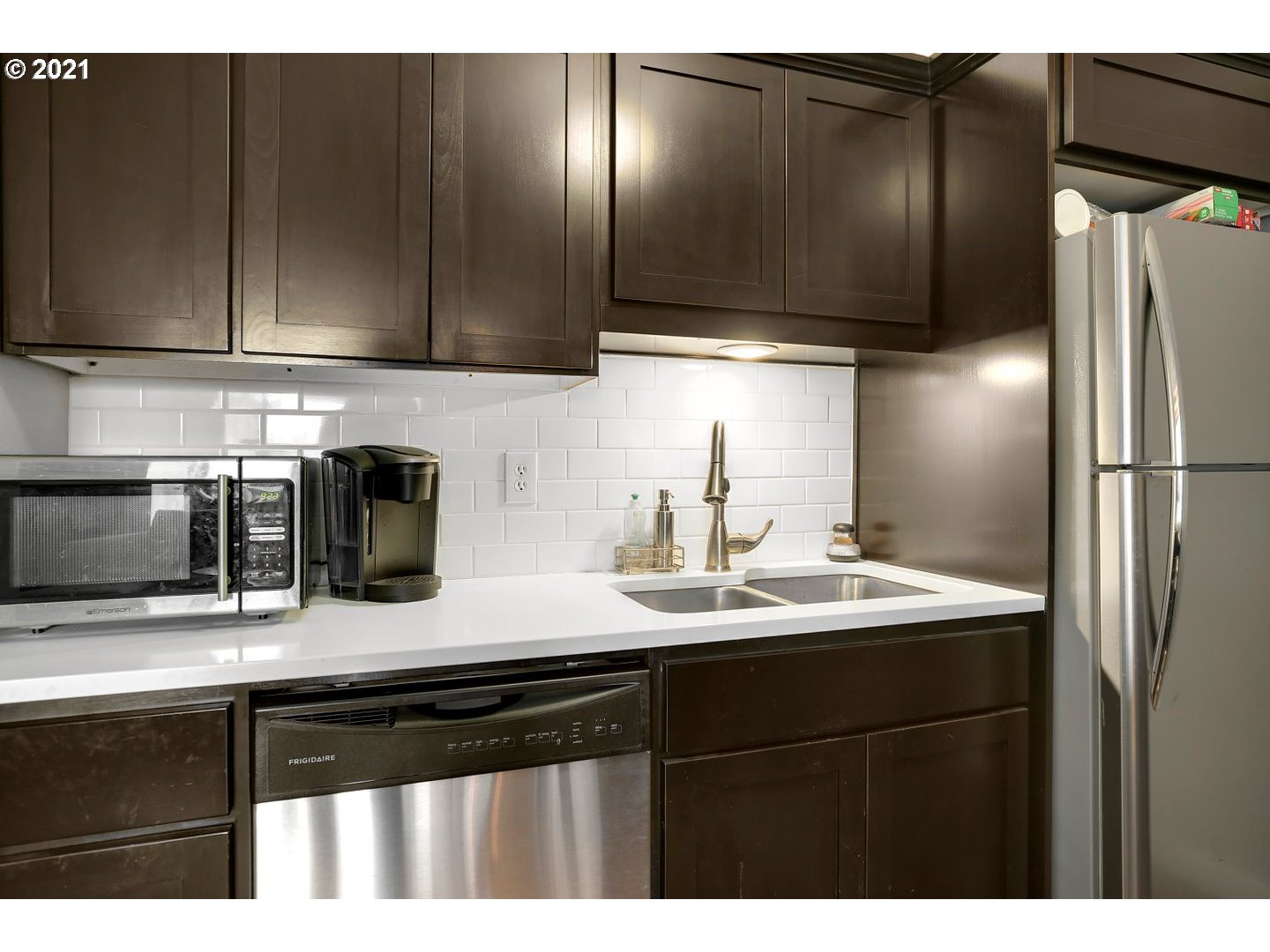 7748 Southwest Barnes Road, Unit G Portland, OR 97225 - Photo 8 of 25 Gallery Image 8