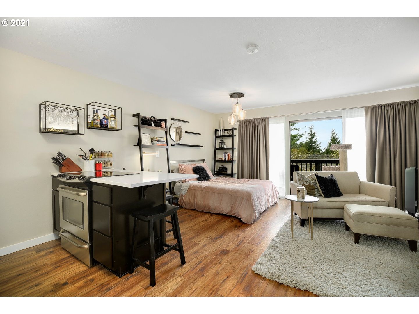 7748 Southwest Barnes Road, Unit G Portland, OR 97225 - Photo 9 of 25 Gallery Image 9