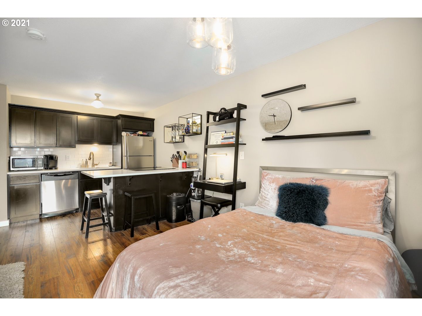 7748 Southwest Barnes Road, Unit G Portland, OR 97225 - Photo 10 of 25 Gallery Image 10