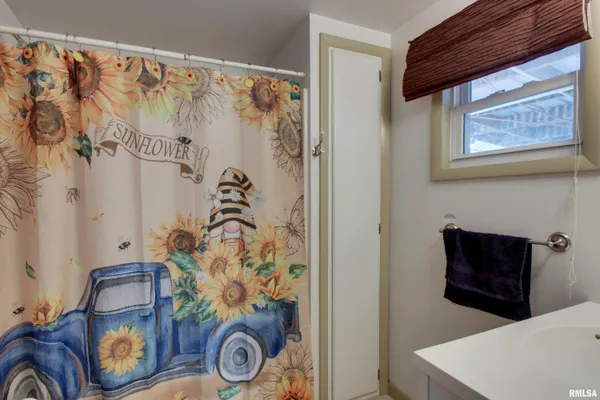 $180,000 | 903 West Jefferson Street, Pittsfield, IL 62363