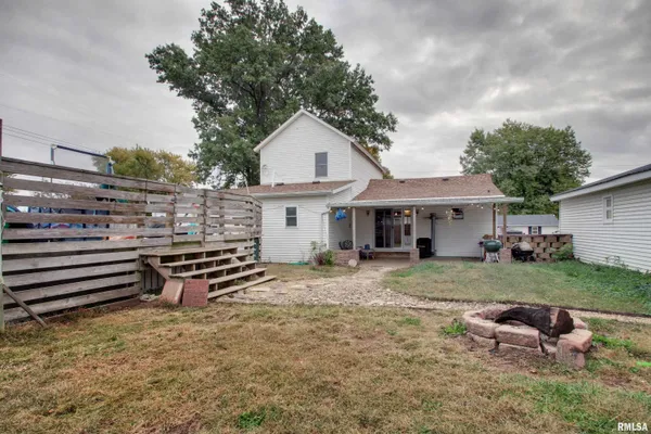 $180,000 | 903 West Jefferson Street, Pittsfield, IL 62363