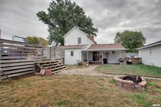 $190,000 | 903 West Jefferson Street, Pittsfield, IL 62363