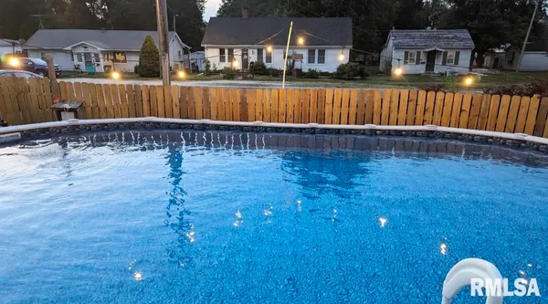 $180,000 | 903 West Jefferson Street, Pittsfield, IL 62363