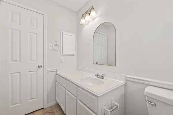 $2,000 | 2002 Foundary Drive, Katy, TX 77493