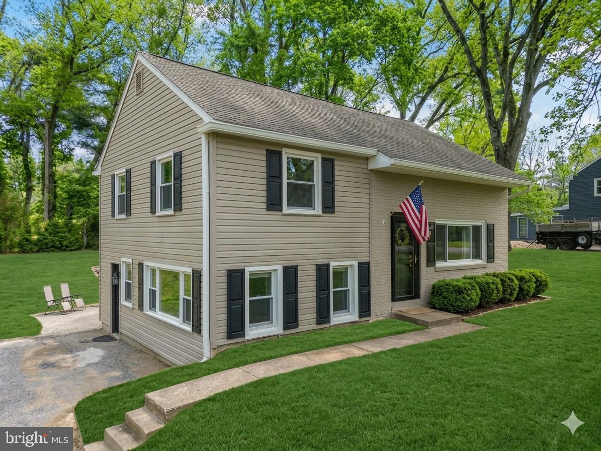 4 BEDROOM - READY TO MOVE IN