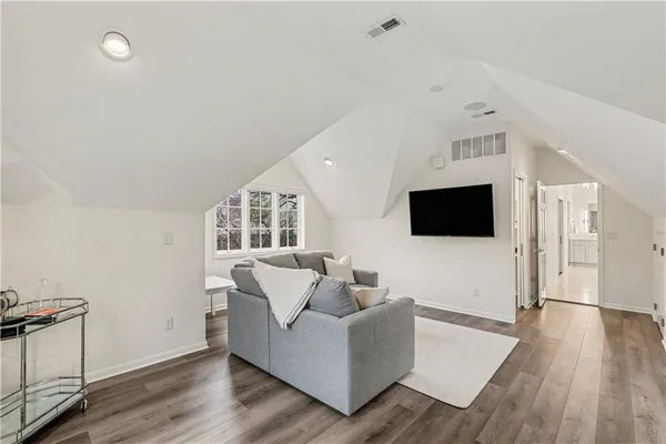 $1,650,000 | 1901 West 69th Street, Mission Hills, KS 66208