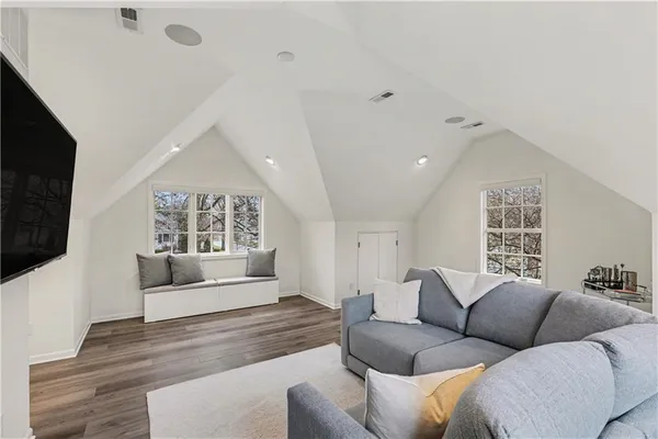 $1,650,000 | 1901 West 69th Street, Mission Hills, KS 66208