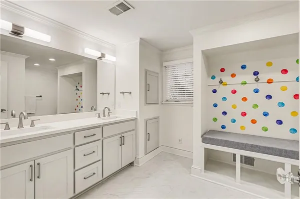 $1,650,000 | 1901 West 69th Street, Mission Hills, KS 66208