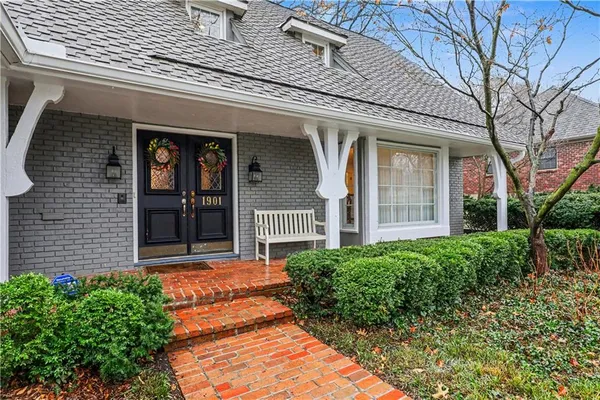 $1,650,000 | 1901 West 69th Street, Mission Hills, KS 66208
