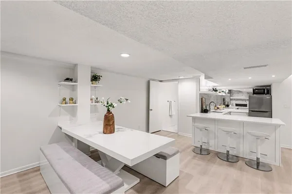 $1,650,000 | 1901 West 69th Street, Mission Hills, KS 66208