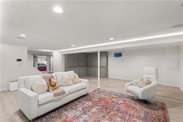 $1,650,000 | 1901 West 69th Street, Mission Hills, KS 66208