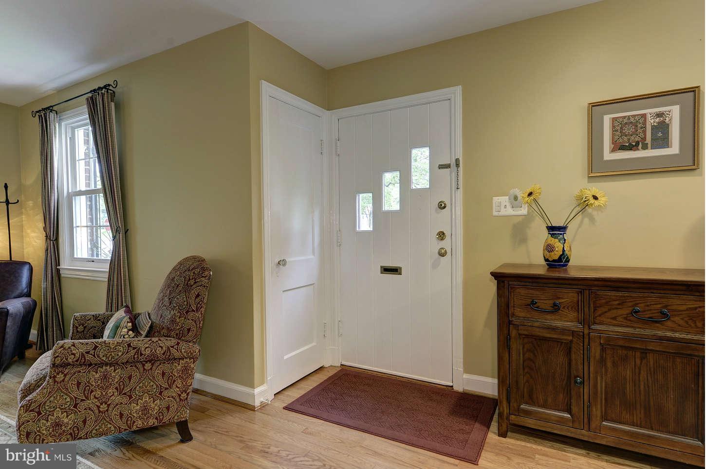 100 Hamilton Avenue Silver Spring, MD 20901 - Photo 2 of 29 Interior General