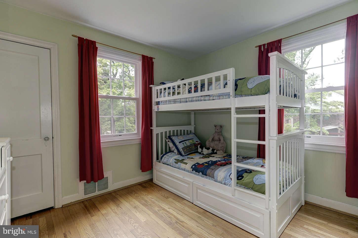100 Hamilton Avenue Silver Spring, MD 20901 - Photo 16 of 29 Bedroom