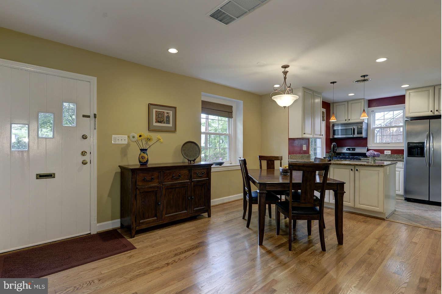 100 Hamilton Avenue Silver Spring, MD 20901 - Photo 7 of 29 Dining Room