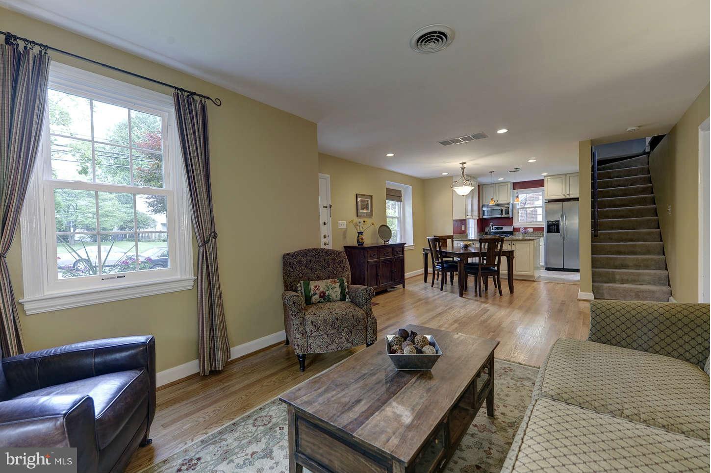 100 Hamilton Avenue Silver Spring, MD 20901 - Photo 9 of 29 Living Room