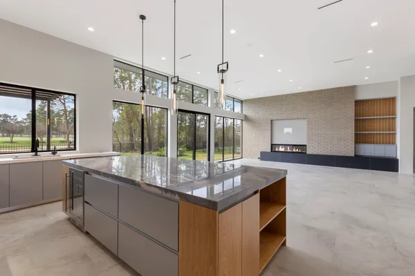 $2,149,000 | 51 Huntsmans Horn Circle, The Woodlands, TX 77380