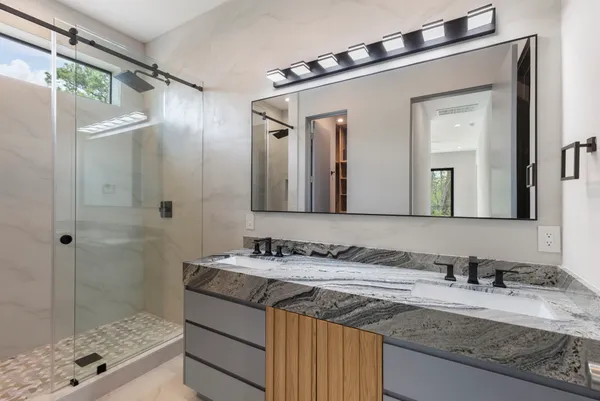$2,149,000 | 51 Huntsmans Horn Circle, The Woodlands, TX 77380