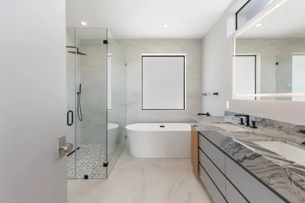 $2,149,000 | 51 Huntsmans Horn Circle, The Woodlands, TX 77380