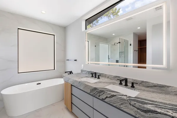 $2,149,000 | 51 Huntsmans Horn Circle, The Woodlands, TX 77380