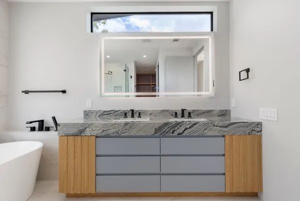 $2,149,000 | 51 Huntsmans Horn Circle, The Woodlands, TX 77380