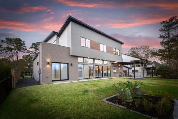 $2,149,000 | 51 Huntsmans Horn Circle, The Woodlands, TX 77380