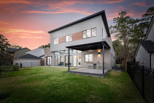 $2,149,000 | 51 Huntsmans Horn Circle, The Woodlands, TX 77380