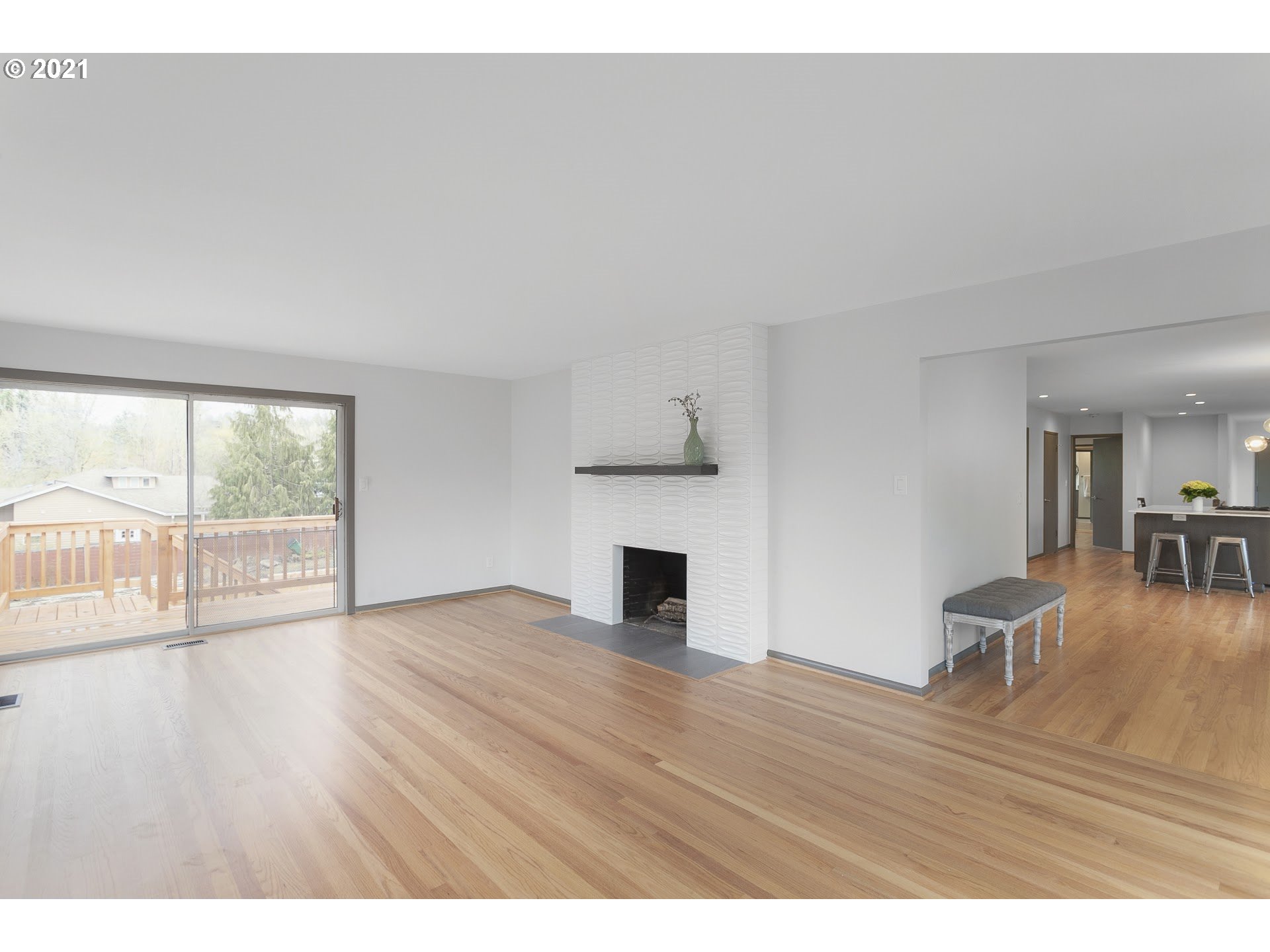 9045 Southwest Howatt Street Portland, OR 97225 - Photo 12 of 27 Gallery Image 12