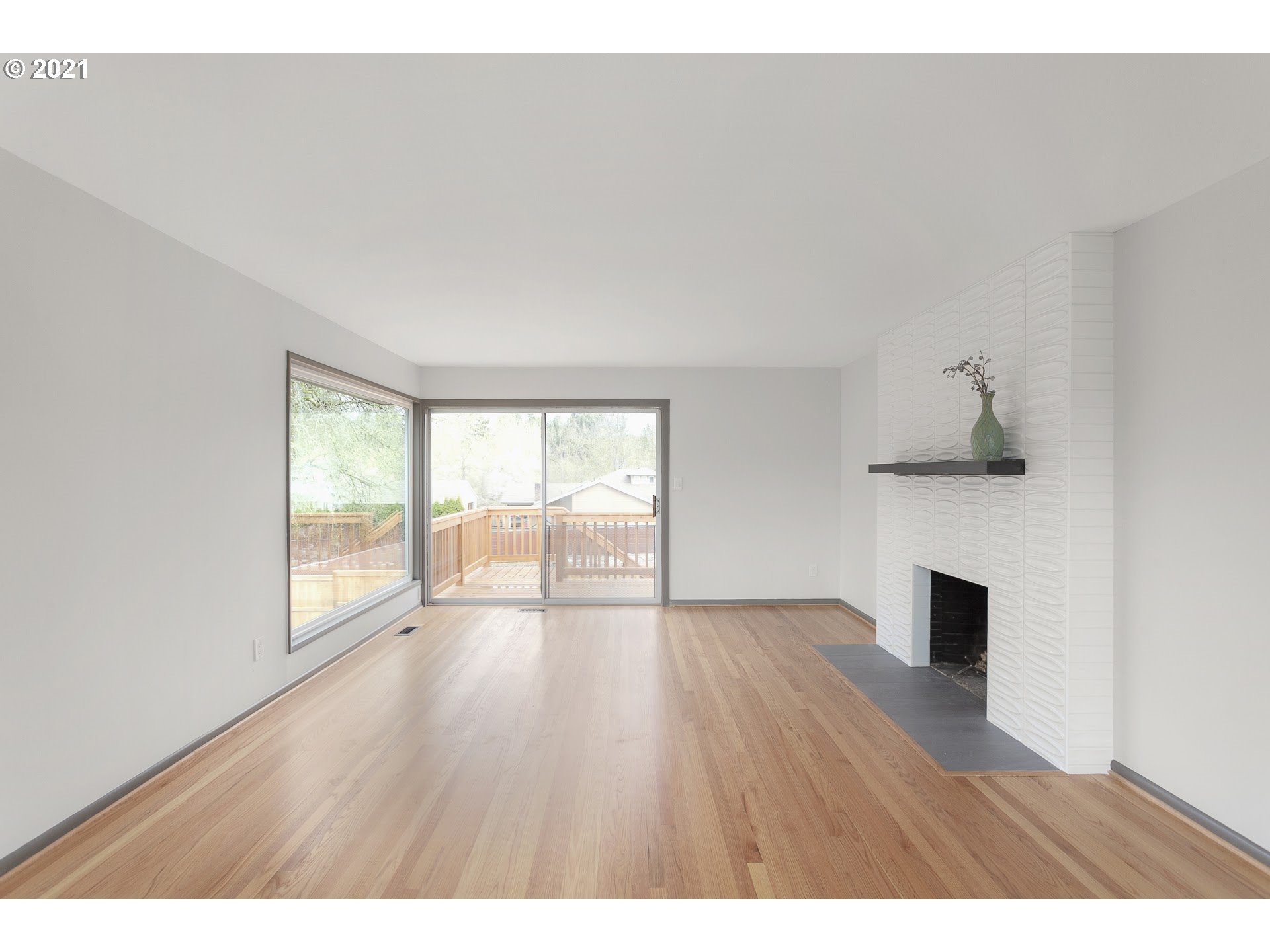 9045 Southwest Howatt Street Portland, OR 97225 - Photo 9 of 27 Gallery Image 9
