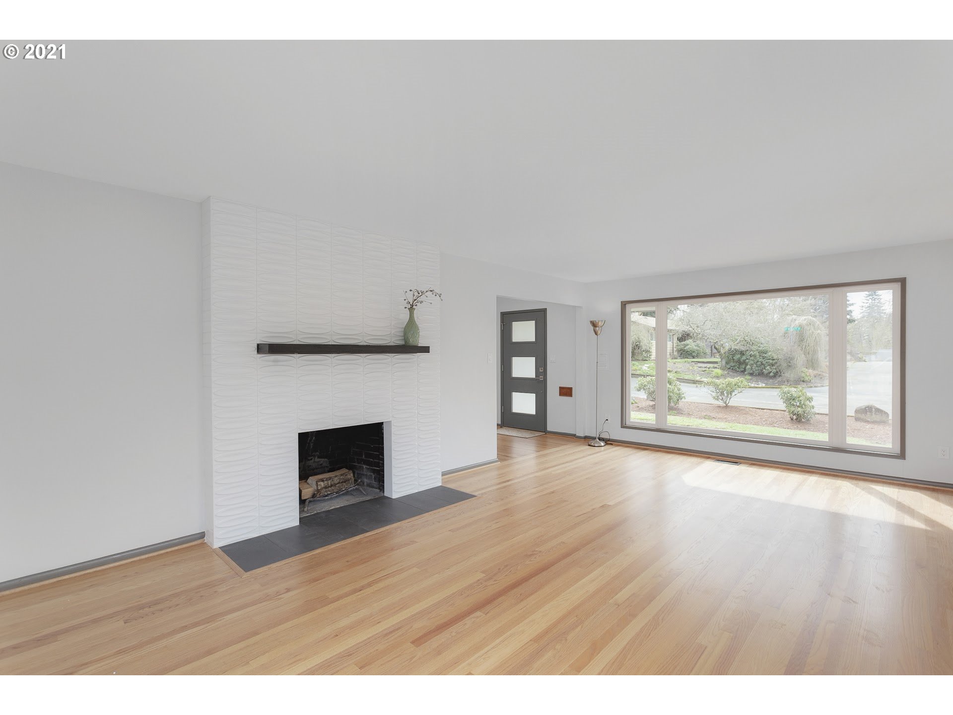 9045 Southwest Howatt Street Portland, OR 97225 - Photo 10 of 27 Gallery Image 10