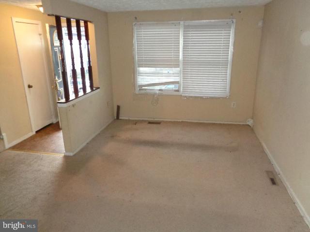 2133 Allendale Road Baltimore, MD 21216 - Photo 7 of 24 Living Room