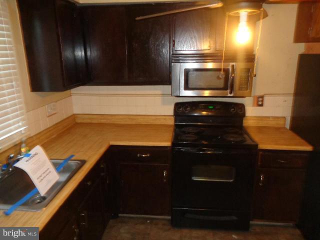 2133 Allendale Road Baltimore, MD 21216 - Photo 10 of 24 Kitchen