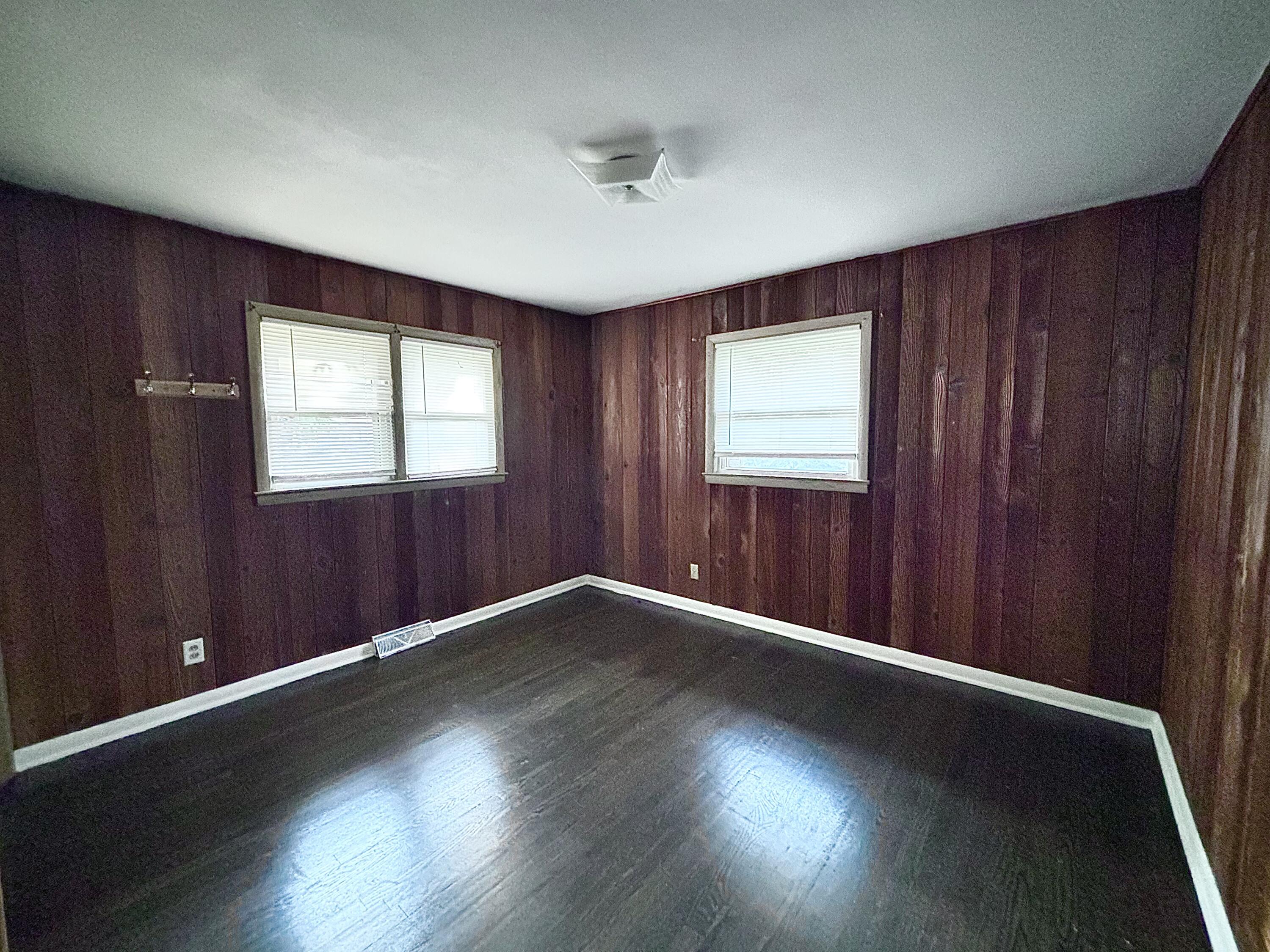 4034 South 60th Street Milwaukee, WI 53220 - Photo 11 of 20 IMG_2738