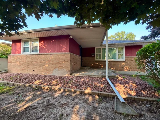 $325,000 | 4034 South 60th Street, Milwaukee, WI 53220