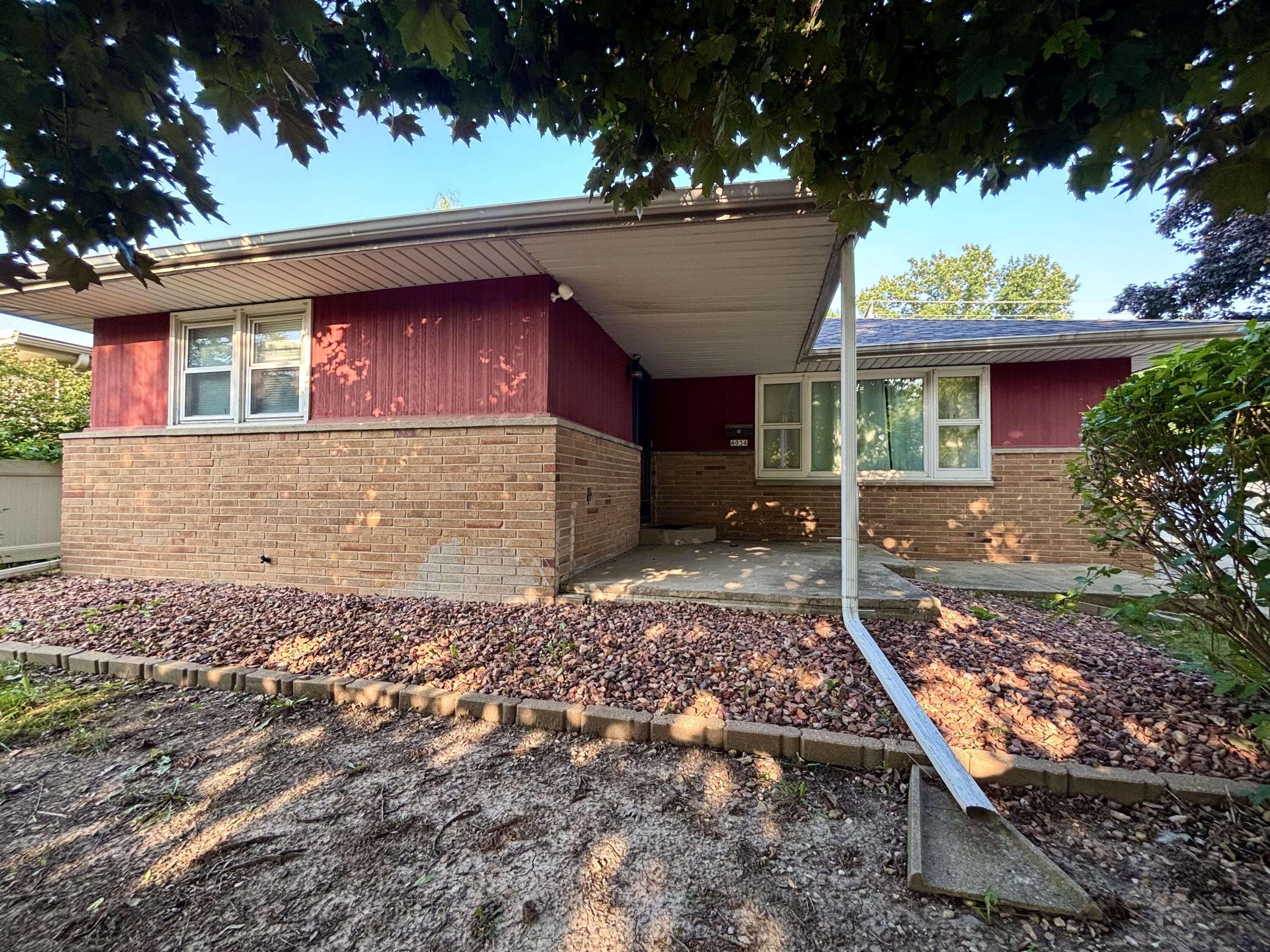 4034 South 60th Street Milwaukee, WI 53220 - Photo 2 of 20 IMG_2726