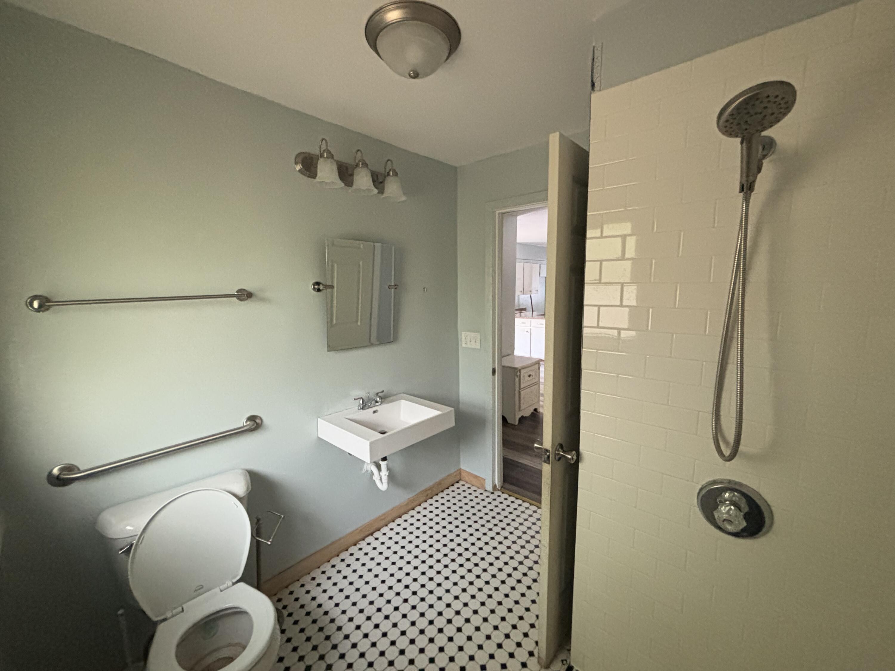 4034 South 60th Street Milwaukee, WI 53220 - Photo 8 of 20 IMG_2734