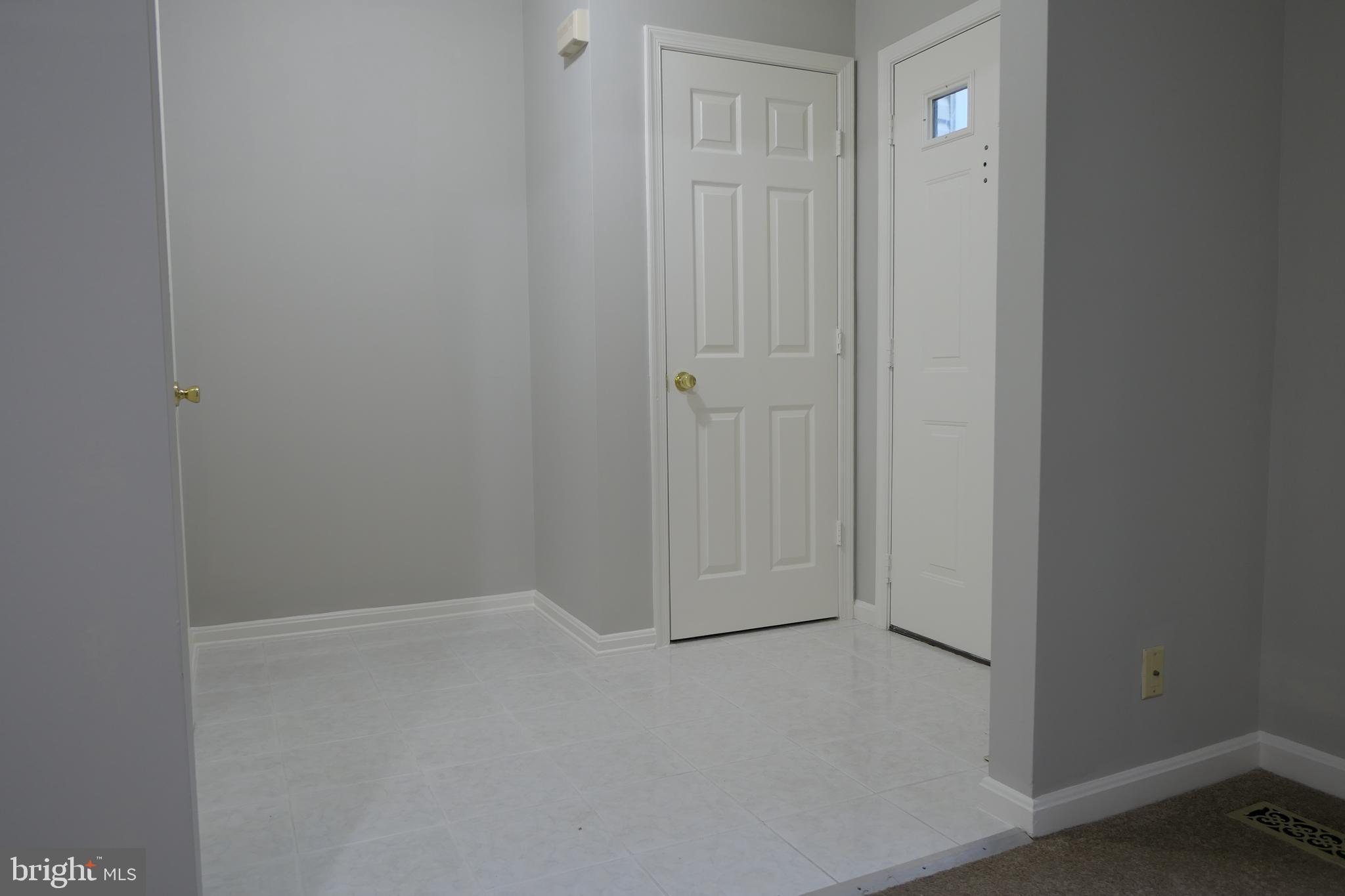 5 Rumsford Court Reisterstown, MD 21136 - Photo 3 of 38 Foyer w/Coat Closet and Half Bath